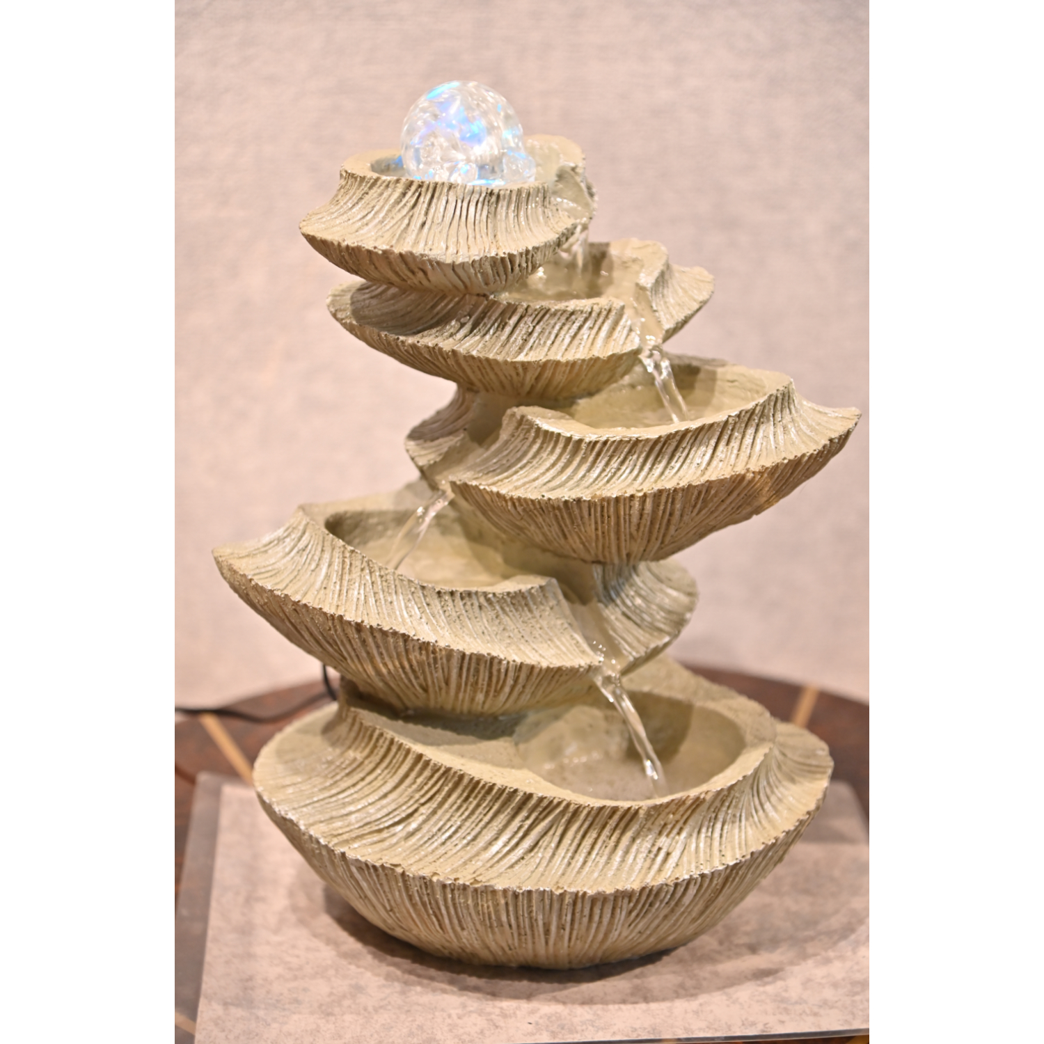 Wood Secrets Mini spiral water fountain with ball